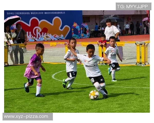 幼儿园小朋友的足球梦与成长点滴分享